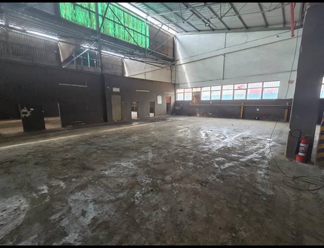 4,831M² WAREHOUSE TO LET IN CLAIRWOOD